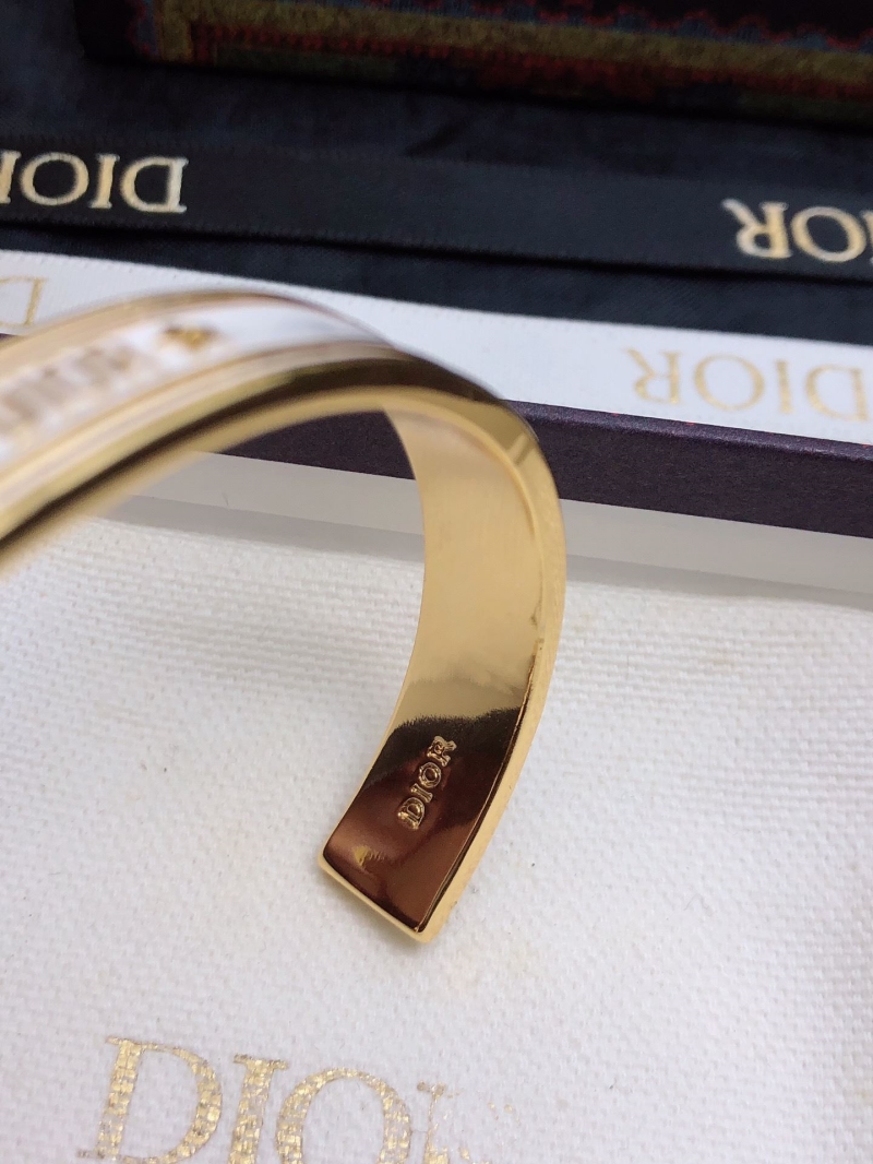 chr1st1an D10r bracelets